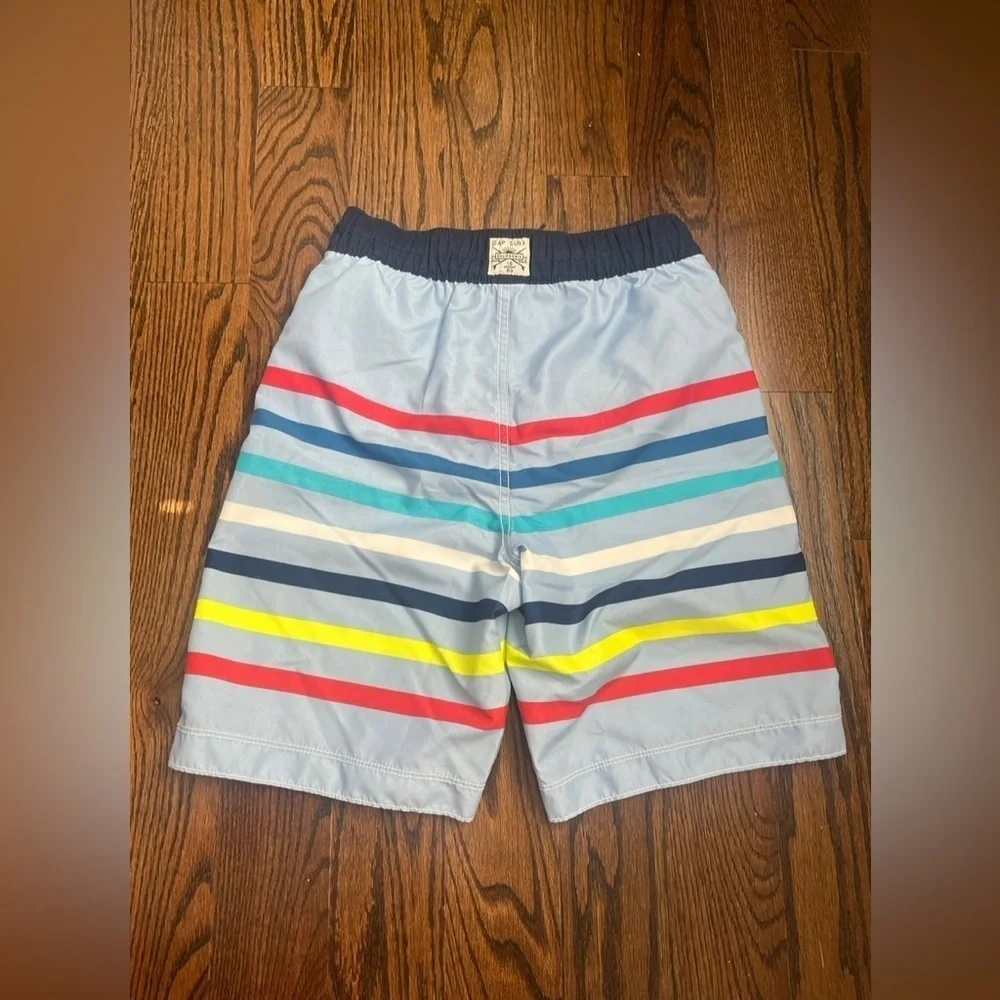 Gap boys swim trunks Sz. L striped blue